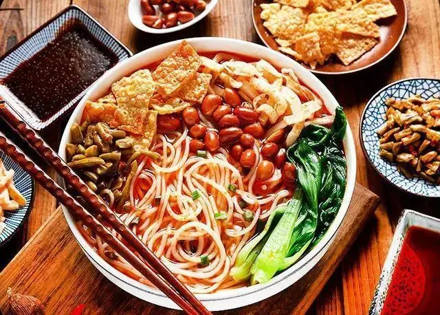 泡菜与鱼厨房篇——炒螺蛳粉(图1)