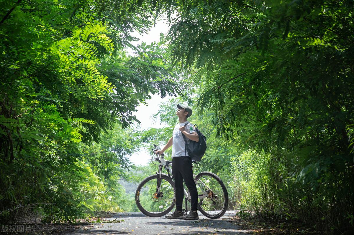 关于青春的文案短句干净治愈(图1)