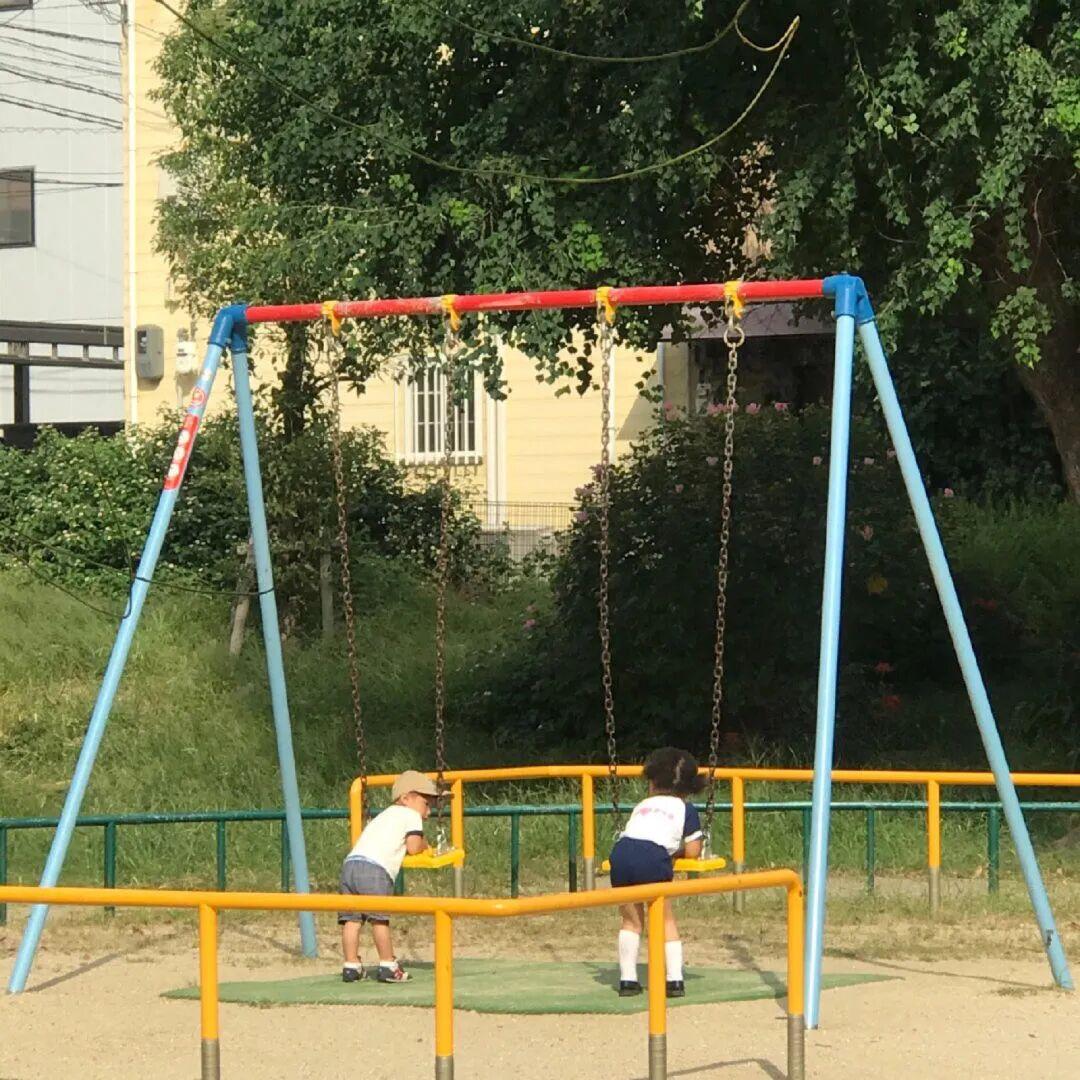 “小时候的夏天，是治愈一生的童年”今日份回忆文案(图3)