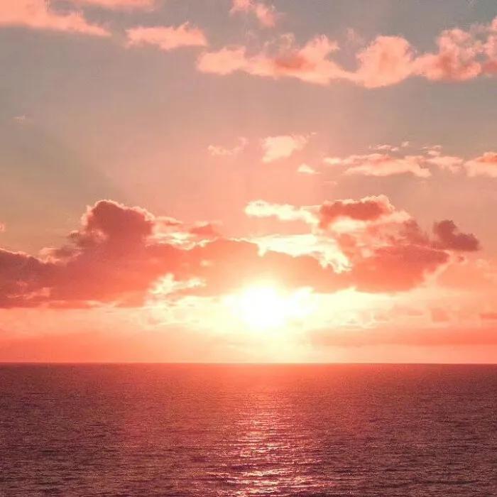 “小时候的夏天，是治愈一生的童年”今日份回忆文案(图4)