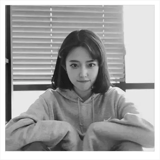 14句痛到无法呼吸的伤感句子：从前喜欢一个人，现在喜欢一个人(图2)