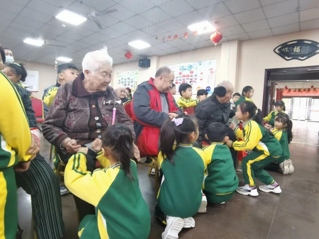 感恩节｜“感恩心连心 • 敬老手牵手”。老少同乐，爱满颐和(图11)