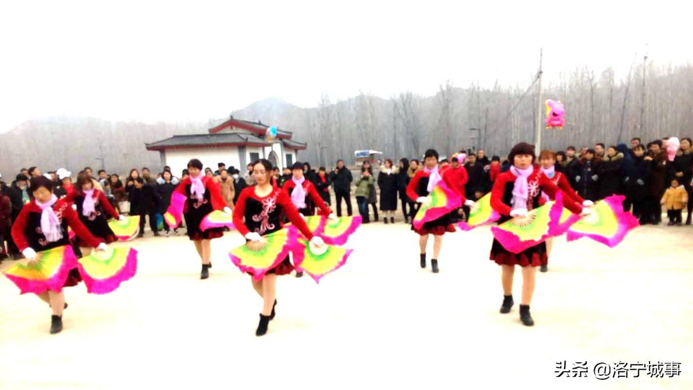 洛宁河底：老少同乐百媚生 共庆元宵赞新风(图5)