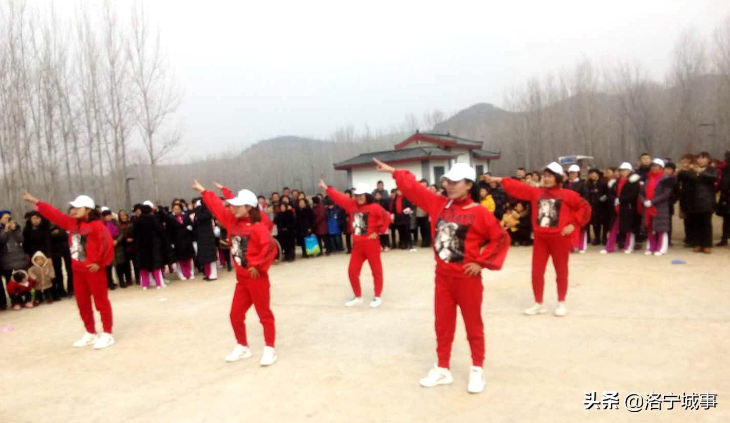 洛宁河底：老少同乐百媚生 共庆元宵赞新风(图7)