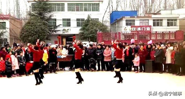 洛宁河底：老少同乐百媚生 共庆元宵赞新风(图8)