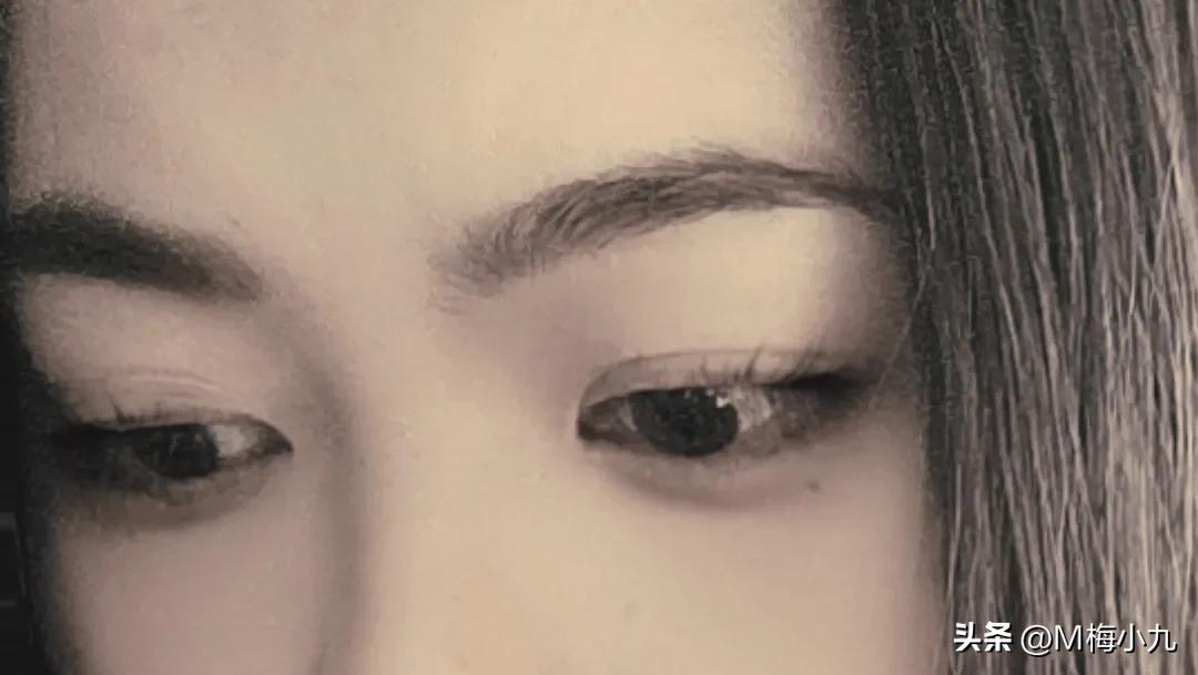 卿本天上冷清一孤星，奈何坠入俗世红尘中(图1)