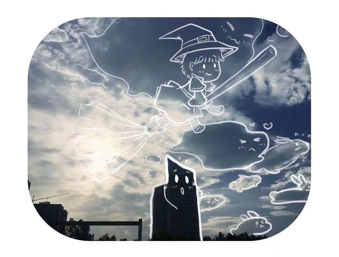 最安心的不过是抬头45度仰望天空，看到的不是灰蒙蒙，而是静谧幽深的蓝(图25)