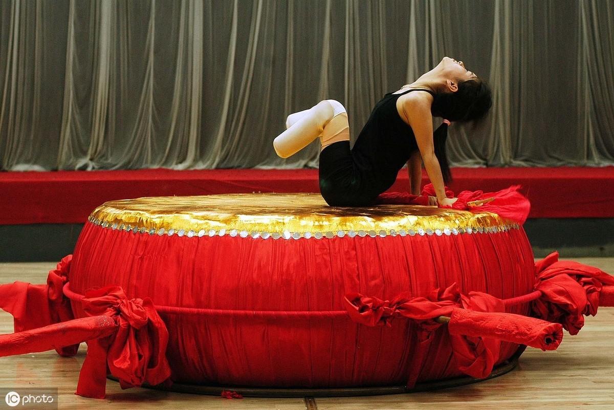 “双腿截肢舞者”廖智：生命很脆弱，但不屈服的女人永远强大(图4)