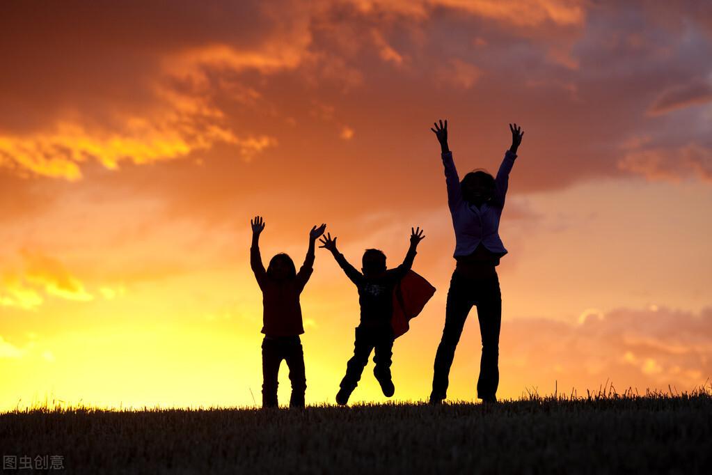 6条正能量励志短句写给自己：努力改变人生，越努力，越幸运(图2)