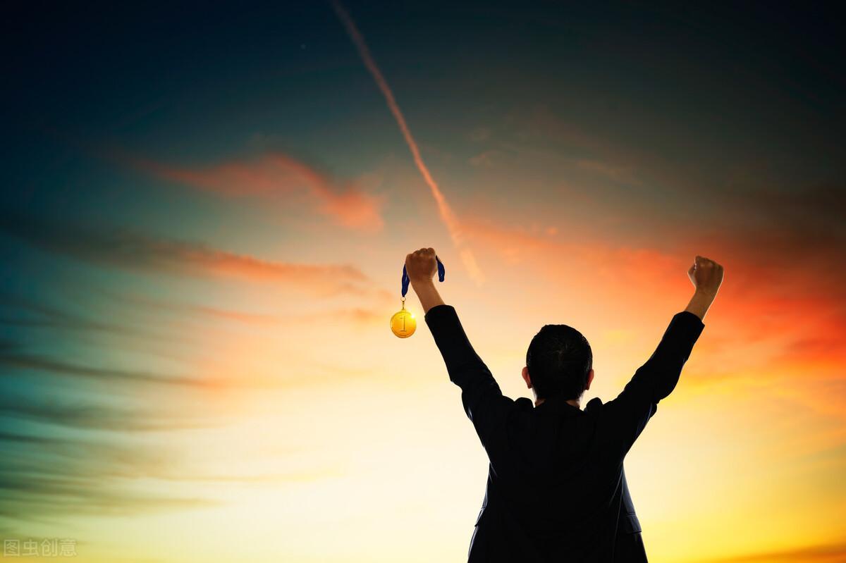 6条正能量励志短句写给自己：努力改变人生，越努力，越幸运(图8)