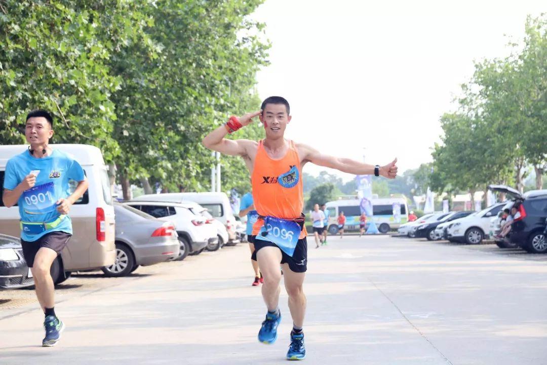 努力奔跑，不负欢笑。2019，跟乐跑一起，点亮每一片蓝天(图45)