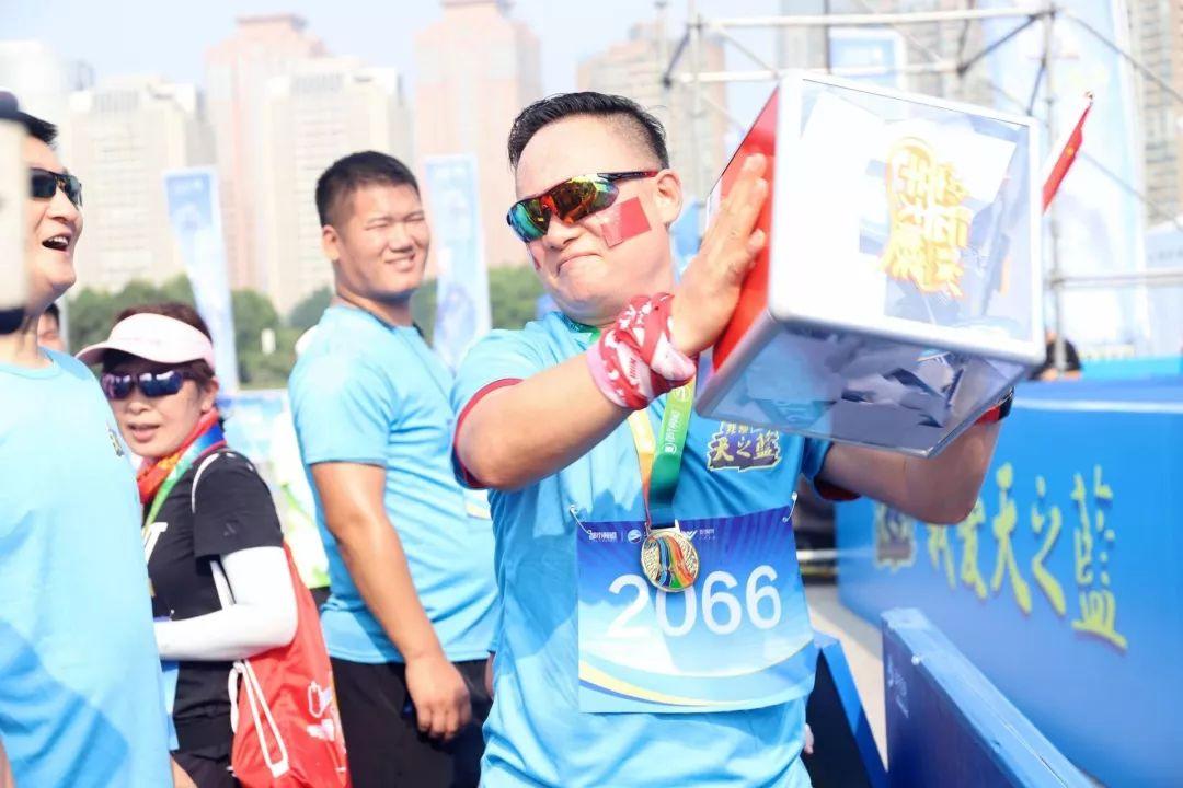 努力奔跑，不负欢笑。2019，跟乐跑一起，点亮每一片蓝天(图60)