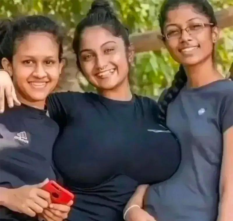 内涵段子：情侣酒店的主题不要太离谱(图3)