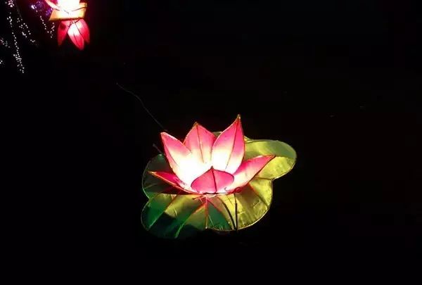 十五首最美的元宵诗词(图10)