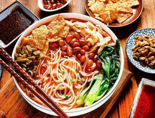 闻着臭，吃着香的螺蛳粉，其实是一种情怀(图1)