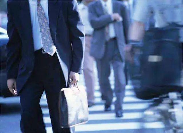 钱多事少离家近？说说最理想的工作应该长啥样？(图8)