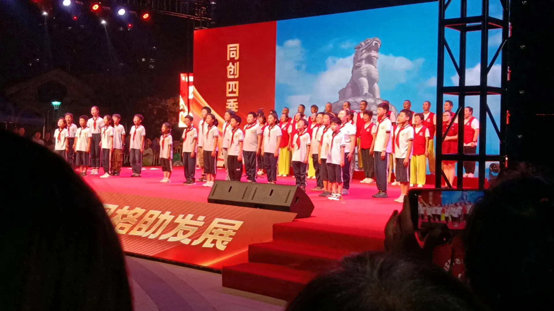 家庭，是一个人最温馨的港湾(图1)