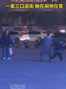 一家三口的温馨瞬间，感动无数网友：真好！(图2)