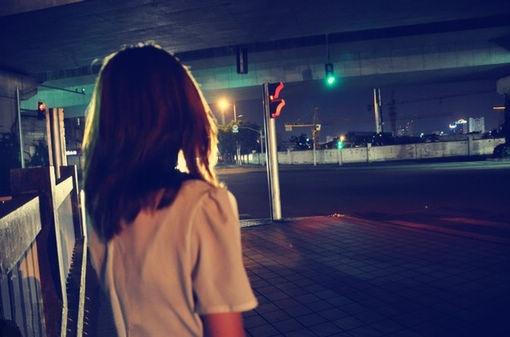 表达放不下某人的说说，句句痛心！(图1)