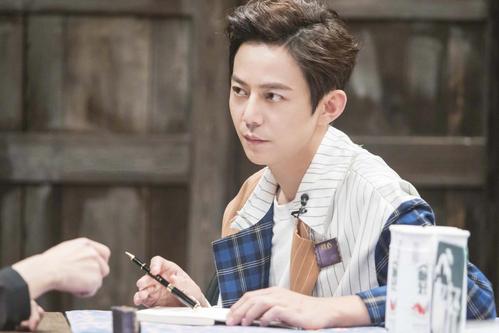 何炅20则经典语录：仰望星空，念念不忘自己的梦(图2)