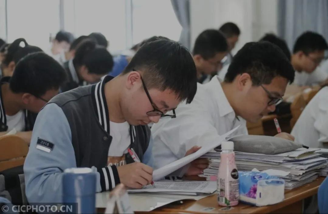 写给高考前的家长们，面带微笑，静等花开。(图2)