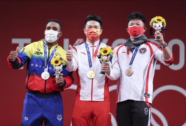 东京奥运会·东京之星｜编织袋少年的逆袭——记两届奥运会冠军石智勇(图1)