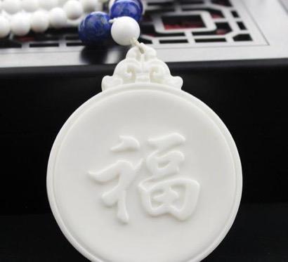 佛家七宝之一的砗磲，洁白晶莹，给我们带来了高雅纯洁首饰之美(图5)