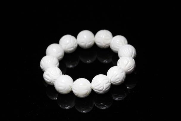 佛家七宝之一的砗磲，洁白晶莹，给我们带来了高雅纯洁首饰之美(图7)