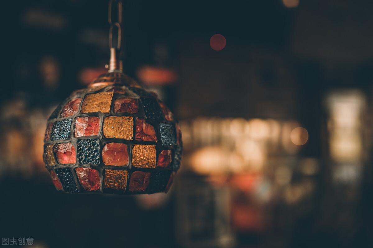 撩妹情话：海在思念朝阳，雨在思念大地，而我在思念你(图1)