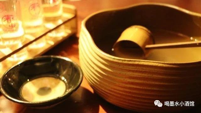 十句与酒有关的唯美诗词，诗里情浅，酒里愁深！喝墨水(图9)