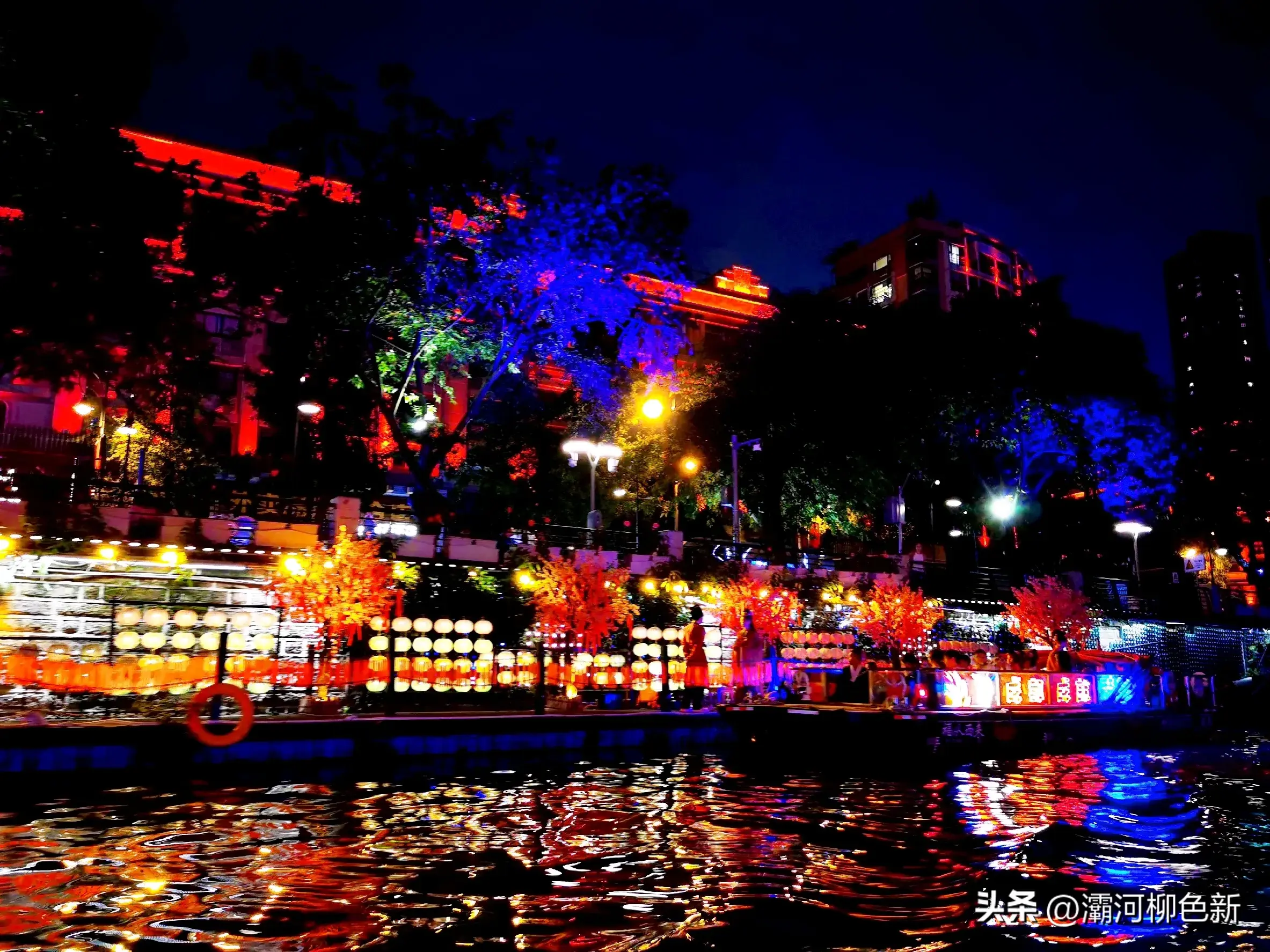 乌篷船摇曳锦江两岸璀璨,舟舸逶迤波光潋滟(图4)