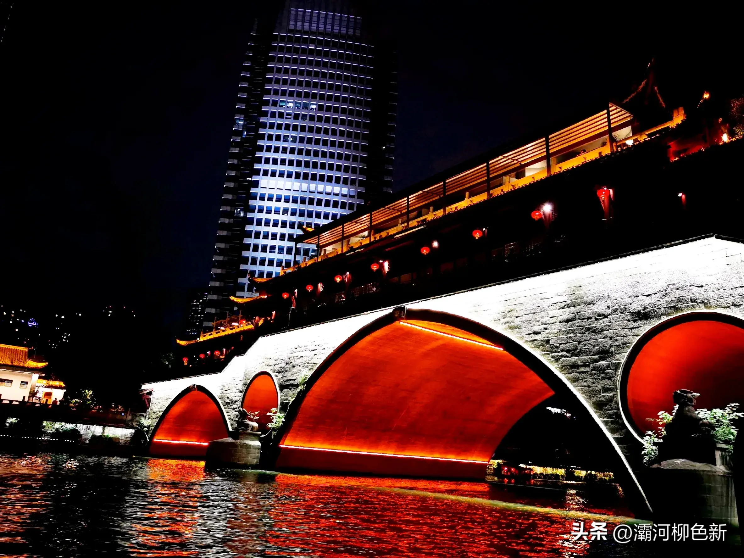 乌篷船摇曳锦江两岸璀璨,舟舸逶迤波光潋滟(图7) 乌篷船摇曳锦江两岸璀璨,舟舸逶迤波光潋滟(图7)