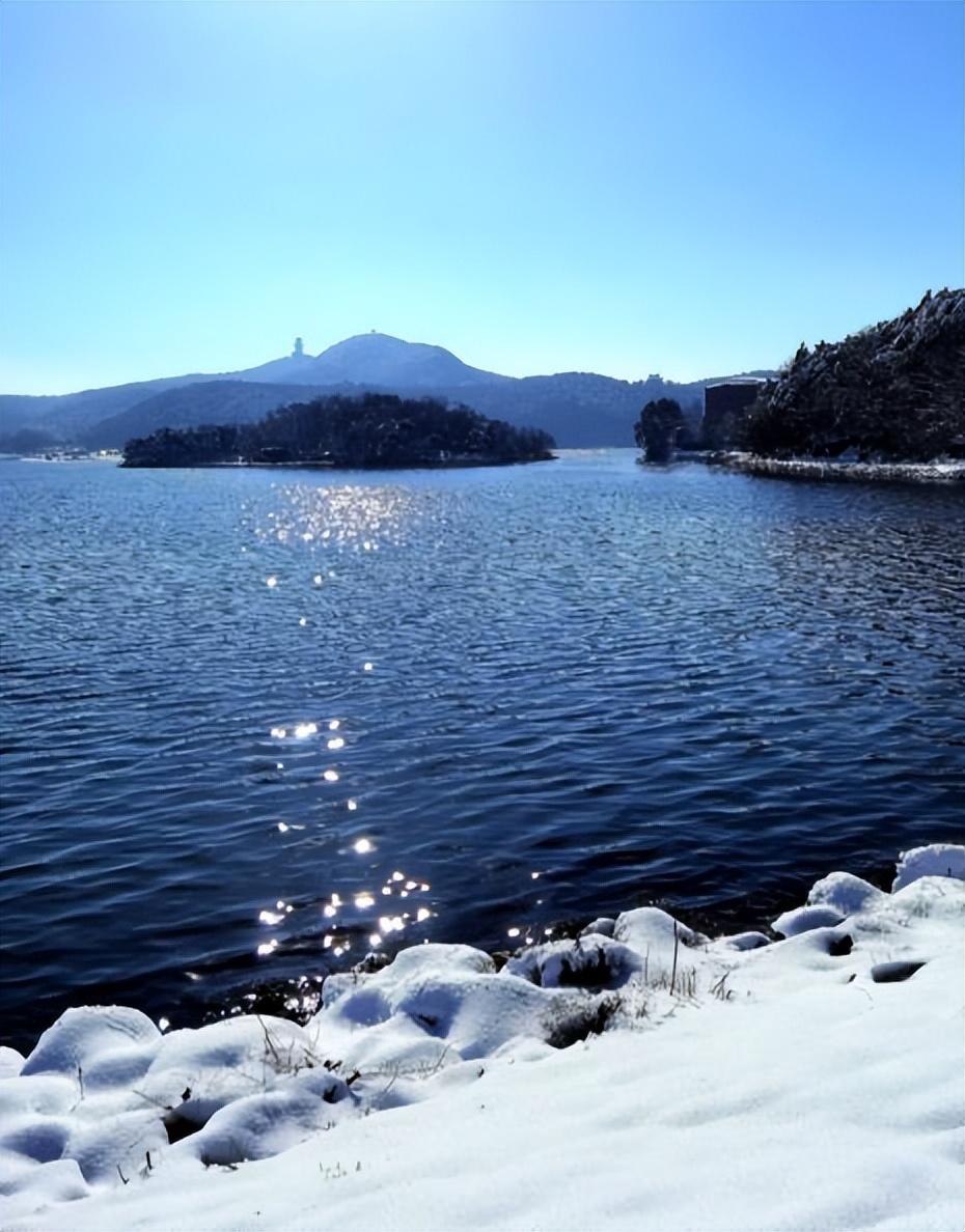 青山不老，为雪白头，碧水无忧，因风皱面(图2)