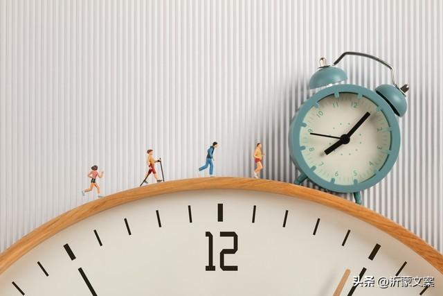 关于时间的名言佳句：时间不会等待，时光也绝不会倒流的。(图5)