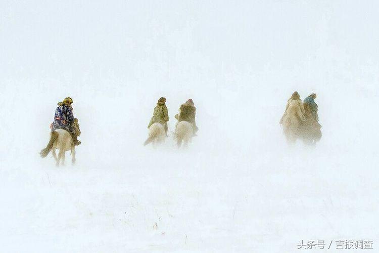 大漠孤烟，黄沙如泻，残阳如血，荒漠之舟在傲视群雄……(图51)