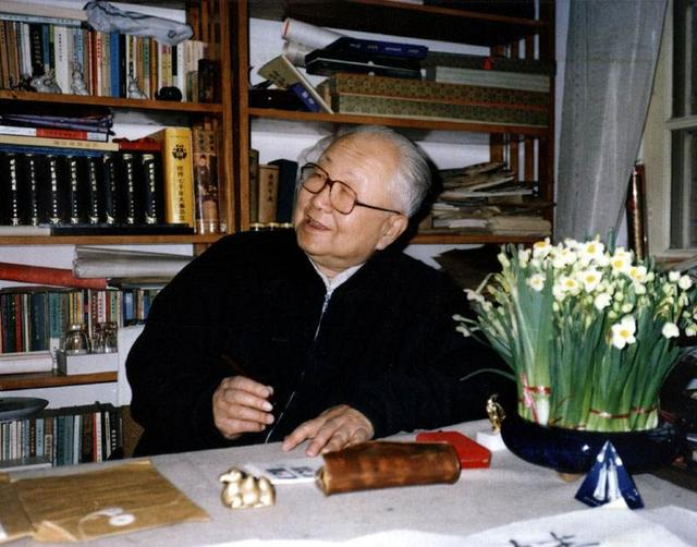 启功先生的一副七言对联，为何被苏士澍奉为座右铭？原来是这样！(图1)