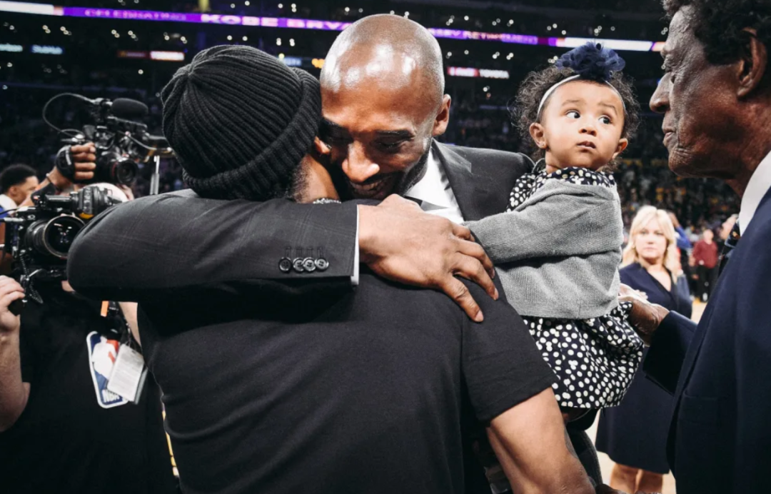 8月24日这天在大洋彼岸，艾弗森也给科比写了封深情告白信(图5)