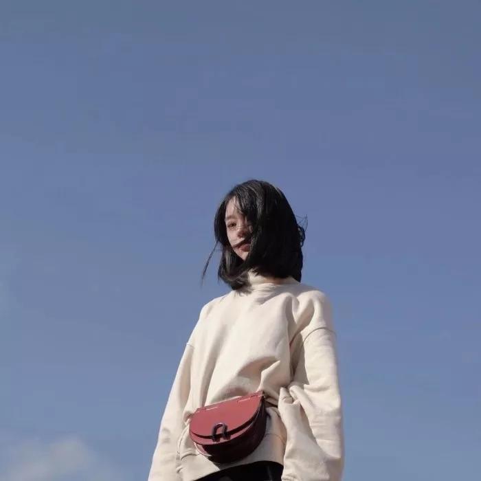 女孩子温柔治愈句子：别灰心，普普通通的你也值得被万般宠溺。(图5)