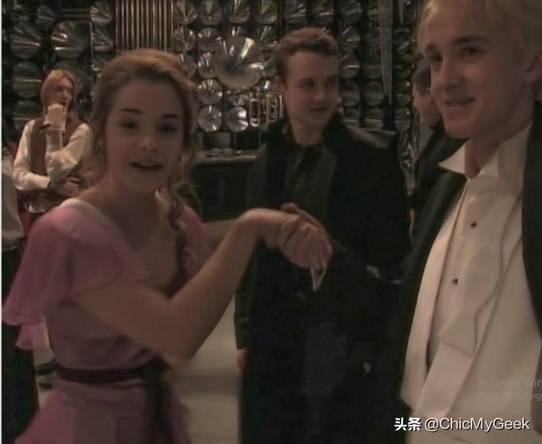 《哈利·波特20周年》哭点满满！哈利告白，罗恩对赫敏说我爱你(图8)