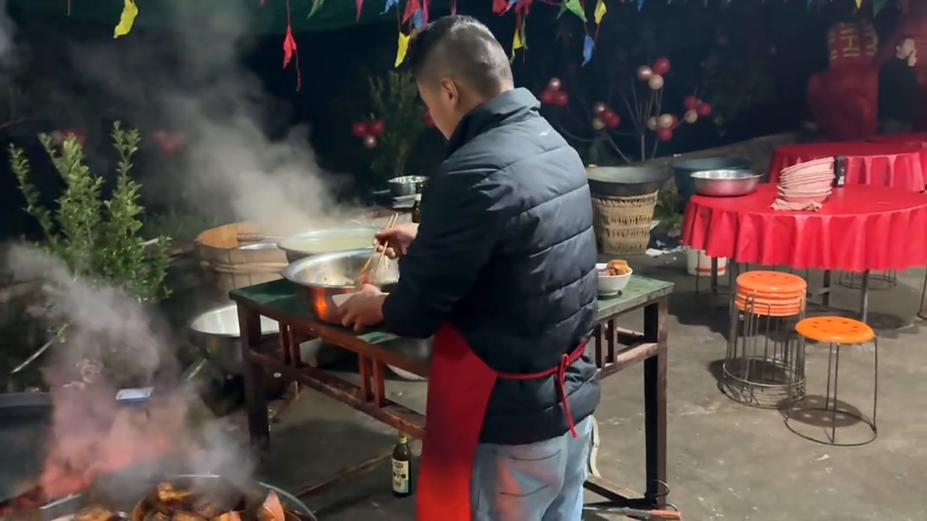 红旗出征，幸福一生，楼兰一响，儿孙满堂！南充仪陇马鞍接新娘(图3)