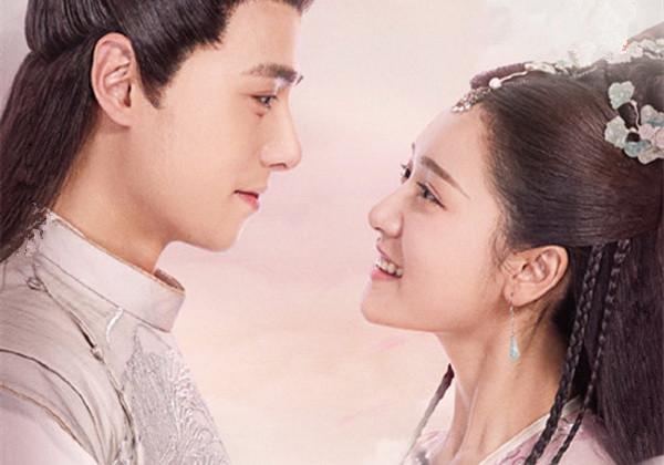 下联：情已欠费，爱已停机，缘分不在服务区。上联令人拍案叫绝(图2)