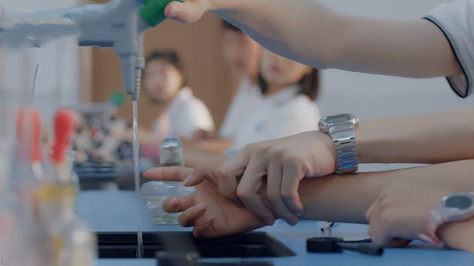 学霸在光荣榜上留言，拿“段子”当座右铭，比学习成绩还“精彩”(图9)