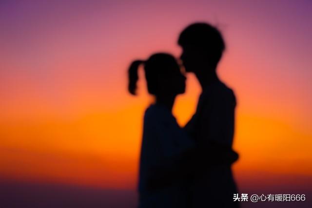 超火的爱情文案，简短走心，高级感不落俗套，情话短句(图4)