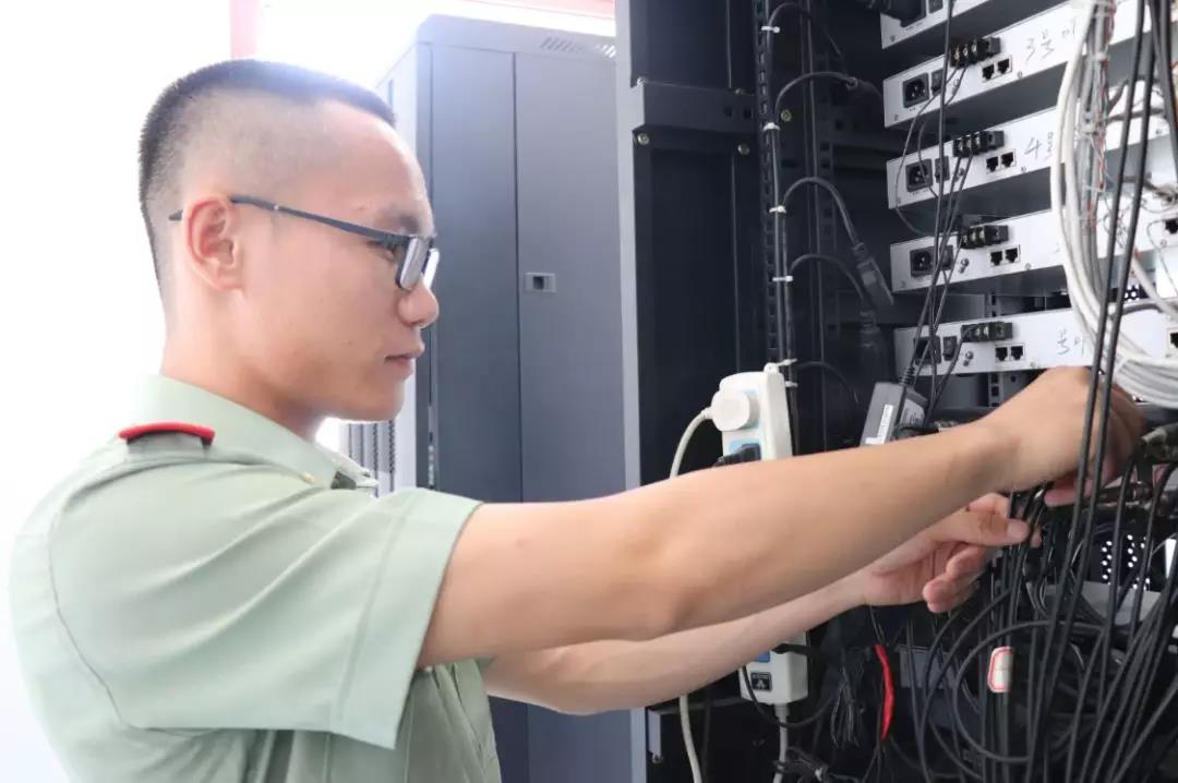 “土味情话”不过瘾，三行情诗送给你(图7)