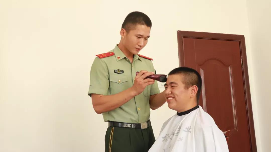 “土味情话”不过瘾，三行情诗送给你(图8)