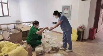 白衣素雅，行无所息，向平凡而又伟大的护理工作者致敬(图3)