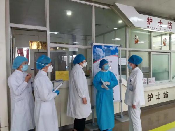 白衣素雅，行无所息，向平凡而又伟大的护理工作者致敬(图9)