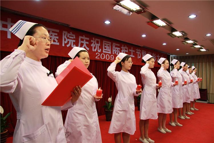 国际护士节，南丁格尔的故事告诉我们，人应该怎么活着才不枉此生(图1)