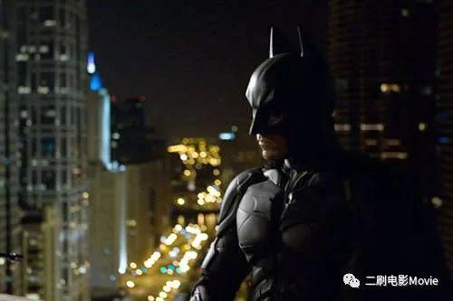 《蝙蝠侠:黑暗骑士》(The Dark Knight)–人类与命运的永恒对抗(图2) 《蝙蝠侠:黑暗骑士》(The Dark Knight)–人类与命运的永恒对抗(图2)