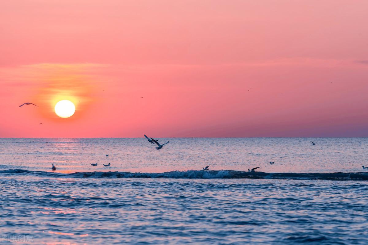 不要只会夸大海“真大，真美，真蓝”，学学古诗词里怎么说(图1)